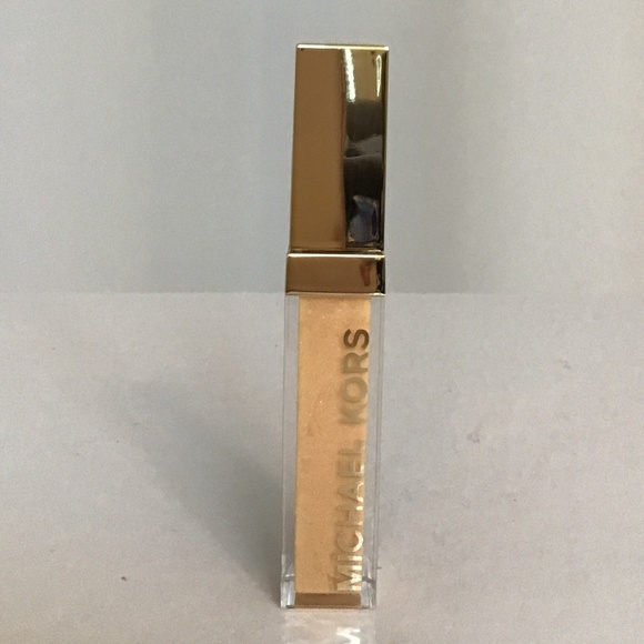 Michael Kors Lip Gloss in Muse (full size) - Picture 4 of 5